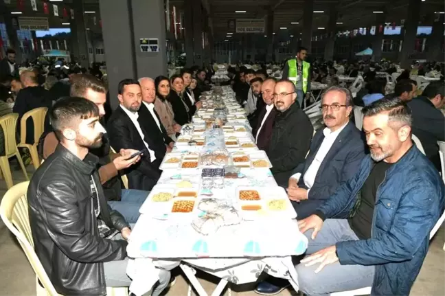 Lapseki Belediyesi'nin Ramazan iftarları sürüyor