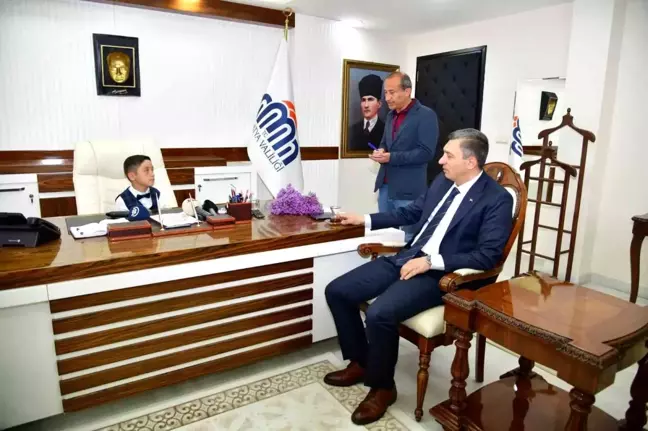 Valilik makamına oturdu, 'sağlam evler yapılsın' talimatı verdi