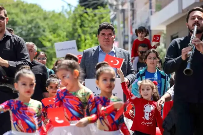 Buca'nın çocukları 23 Nisan'ı coşkuyla kutladı