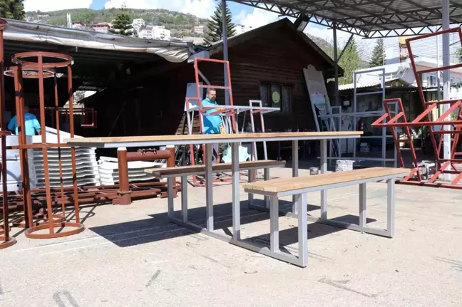Alanya Belediyesi'nden, park ve mesire alanlarına engelli bireyler için özel piknik masası