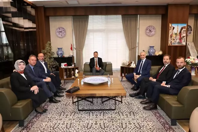 Başkan Önsay ve milletvekili adayları Vali Çelik'i ziyaret etti