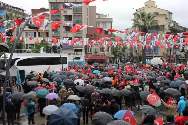 Ekrem İmamoğlu, Biga'da 'Halk Buluşması'nda vatandaşlara seslendi