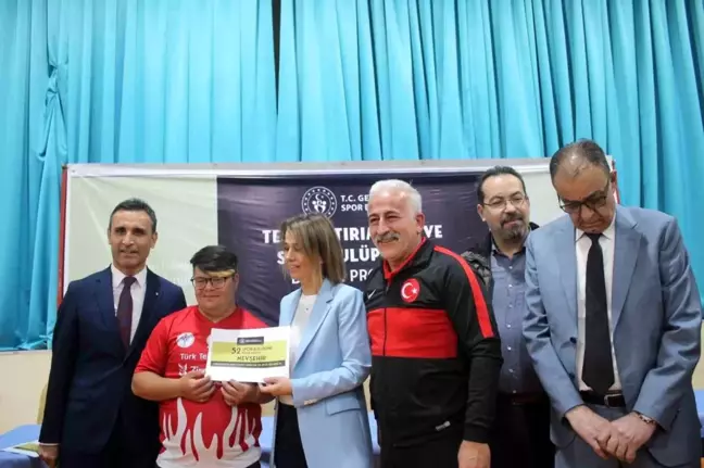 Nevşehir'de 52 spor kulübüne 1 milyon liralık yardım yapıldı