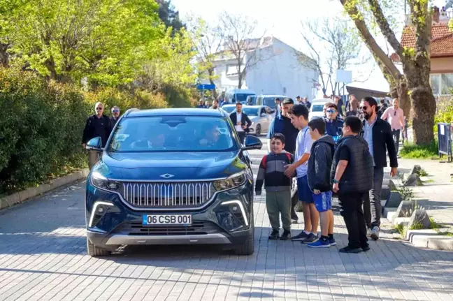 Şile otobanından ilk geçen otomobil