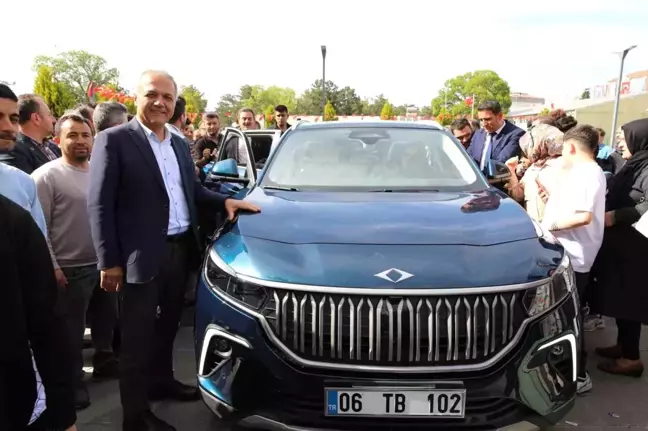Başkan Üçok TOGG'un direksiyonuna geçti: