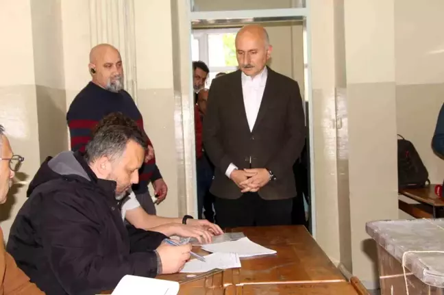 Bakan Karaismailoğlu, Trabzon'da oyunu kullandı