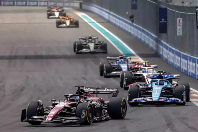 Formula 1 Monako Grand Prix'siyle devam ediyor