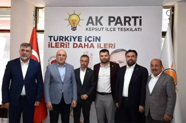 İYİ Parti Balıkesir'den İstifa Eden İki İsim AK Parti'ye Katıldı