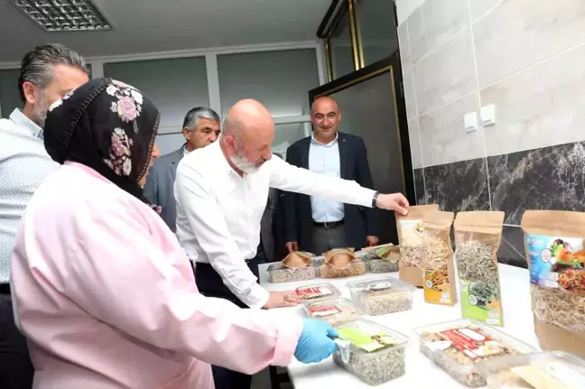 Başkan Çolakbayrakdar, Yemliha Kadın Girişimi Üretim ve İşletme Kooperatifi'ni Ziyaret Etti