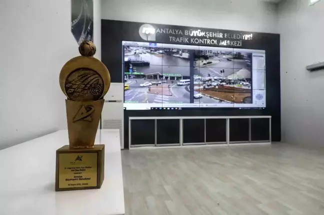 Antalya Büyükşehir Belediyesi 'Aklın Yolu Ödülleri'nde jüri özel ödülüne layık görüldü