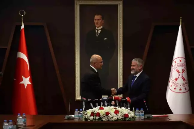 Mehmet Şimşek Hazine ve Maliye Bakanlığı görevini devraldı