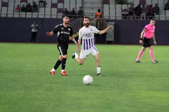 52 Orduspor FK, penaltı atışları sonucu Karaköprü Belediyespor'u mağlup ederek finale yükseldi