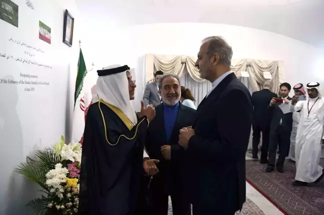 İran'ın Riyad Büyükelçiliği 7 yıl sonra yeniden açıldı