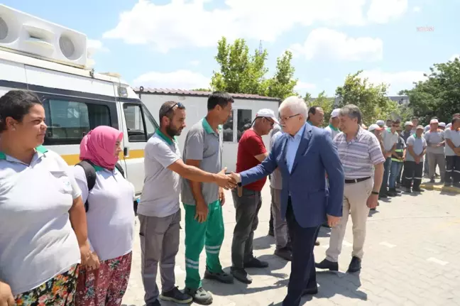 Burhaniye Belediye Başkanı Ali Kemal Deveciler Personelin Bayramını Kutladı