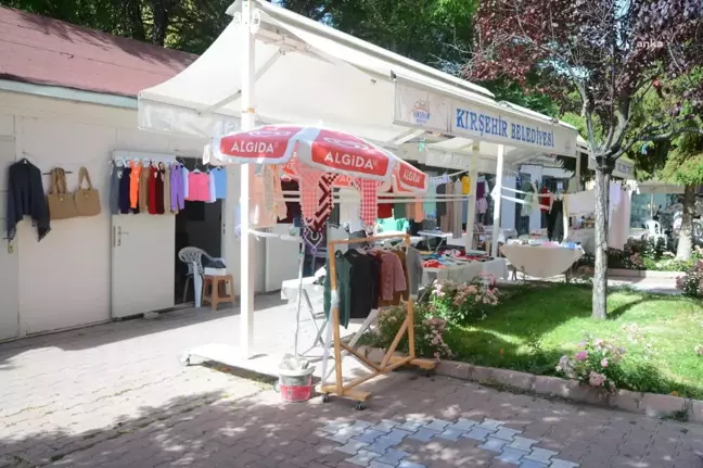 Kırşehir Belediye Başkanı Kadın Emek Pazarı'nı Ziyaret Etti