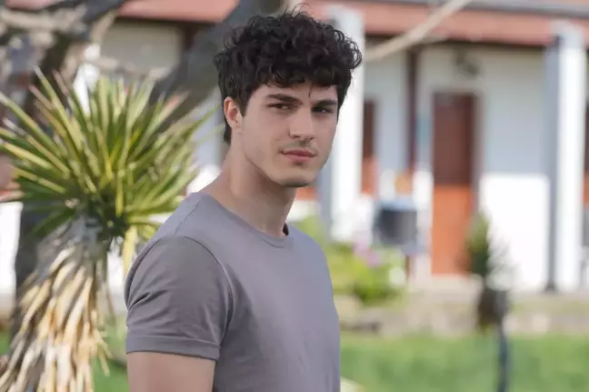 Enes Koçak kim, kaç yaşında, nereli? Kendi Düşen Ağlamaz Serkan kimdir? Enes Koçak İnstagram hesabı!