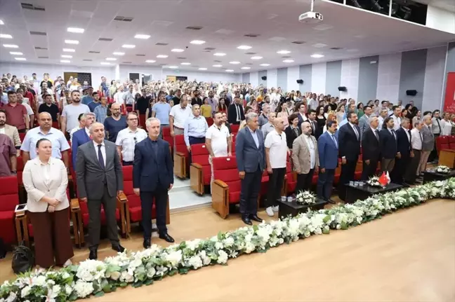 İKÇÜ'de 15 Temmuz Darbe Girişimi ve Küresel Siyaset Paneli Düzenlendi