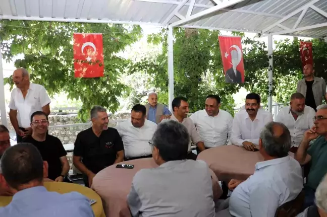 Toroslar Belediye Başkanı Atsız Afşın Yılmaz, yaylalarda vatandaşlarla buluştu