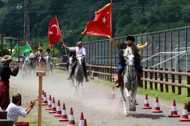 Ünye'de İlk Kez Atlı Spor Gösterileri Düzenlendi