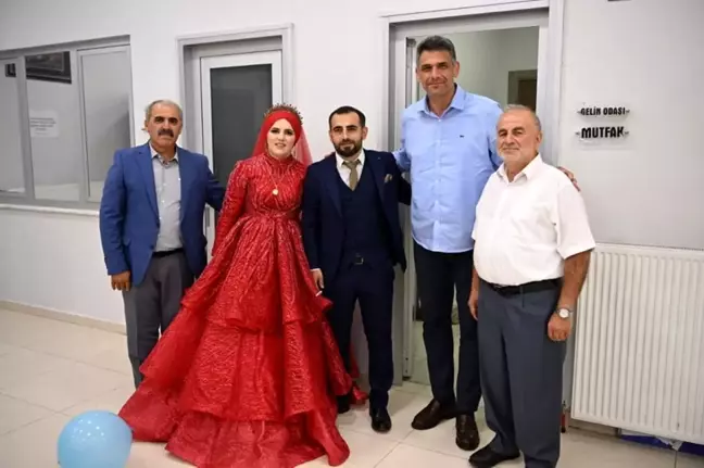 Kartepe Belediye Başkanı Mustafa Kocaman, vatandaşların mutlu günlerinde yanlarında oluyor