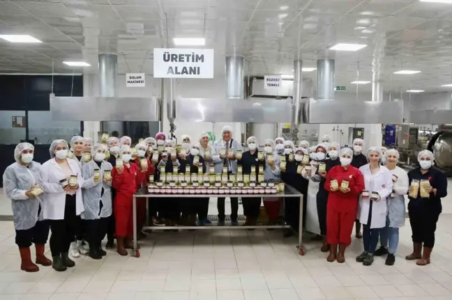 Efeler Belediyesi Yüzde 100 Kadın Emeği Tarımsal Ürün Fabrikası