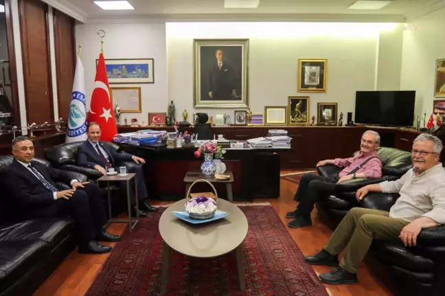 CHP Milletvekilleri Büyükşehir Belediye Başkanı Büyükerşen'i ziyaret etti