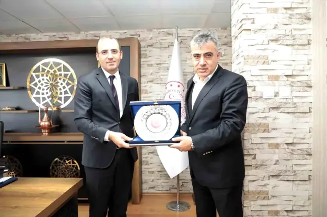 Ağrı Vali Vekili Bülent Şimşek, İl Emniyet Müdürü Hasan Aydın'ı makamında ağırladı