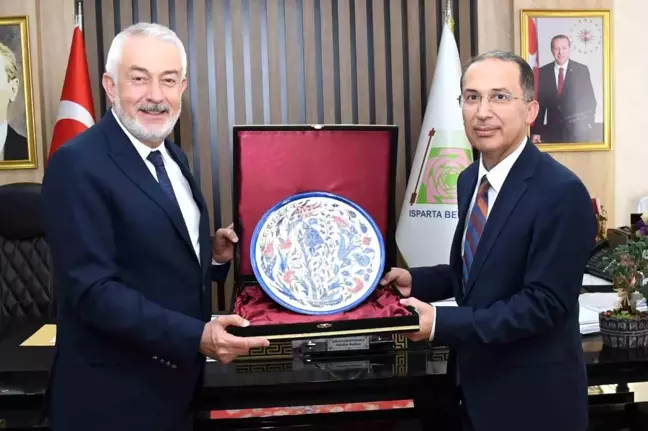 SDÜ Rektörü Mehmet Saltan, Isparta Belediye Başkanı Şükrü Başdeğirmen'i ziyaret etti