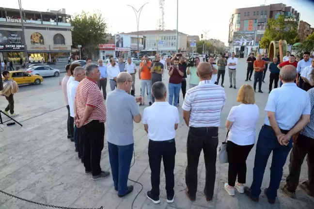 Kırşehir Belediyesi Deprem Anıtı Önünde Anma Programı Düzenlendi