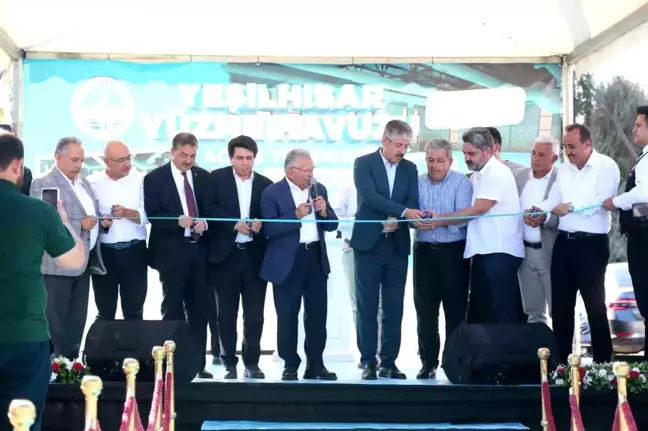 Başkan Büyükkılıç, Yeşilhisar Yüzme Havuzu'nun açılışını yaptı