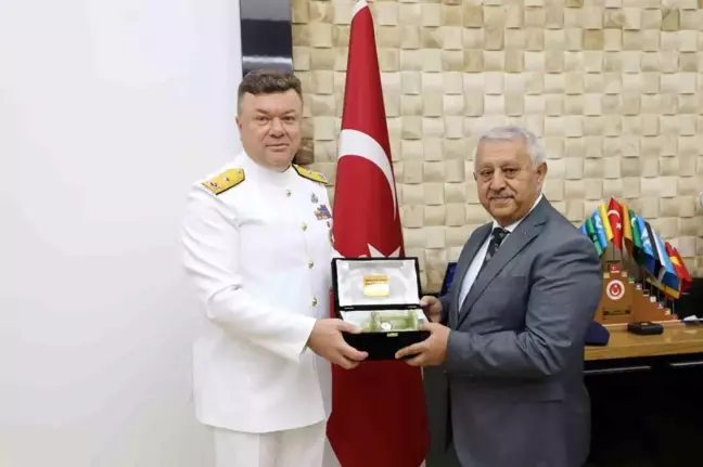 Afyonkarahisar Belediye Başkanı Mehmet Zeybek, kent protokol üyeleriyle birlikte çalışmanın önemini vurguladı