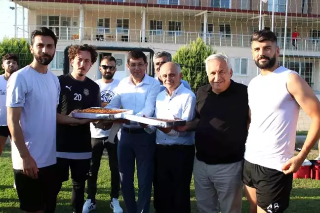 Nazilli Belediye Başkanı ve ekibi Nazilli Belediyespor'u ziyaret etti