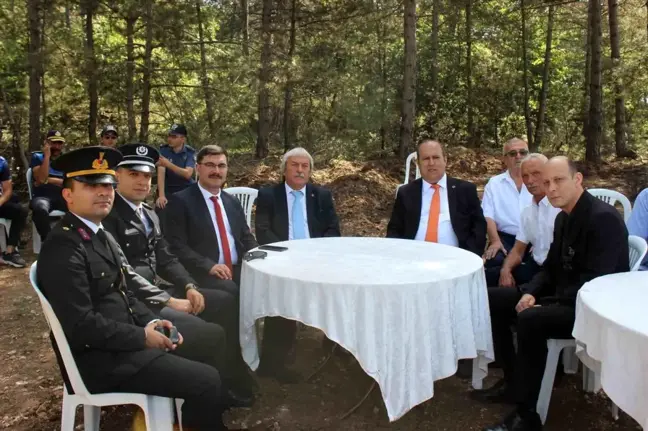 Osmaneli 'de 30 Ağustos Zafer bayramı kutlamaları çerçevesinde şehitler için dua edildi
