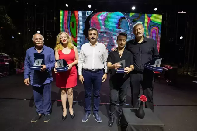 Dikili Kültür, Demokrasi ve Emek Festivali Uğur Mumcu'yu Anma Tiyatro Oyunuyla Son Buldu
