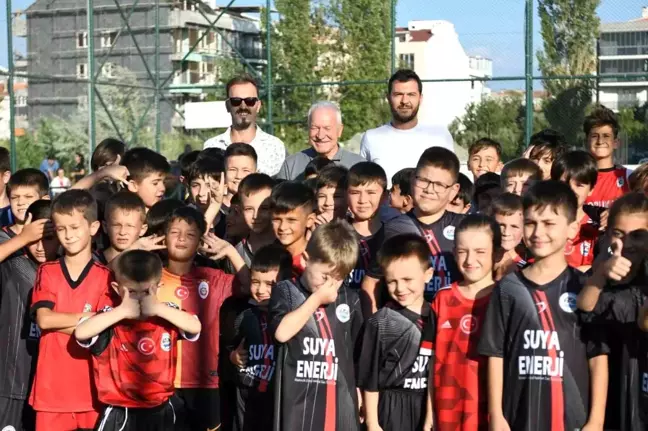 Lapseki'de Yaz Spor Okulu Etkinlikleri Tamamlandı