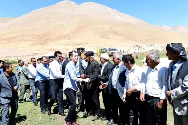 Van'ın Çatak ilçesinde yayla yolunun tamamlanması sevinçle karşılandı