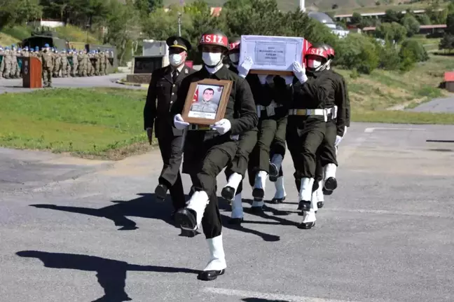 Şehit Piyade Er Akın'ın naaşı memleketine uğurlandı