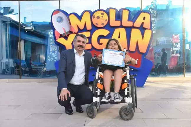 Yıldırım Belediyesi'nin Molla Yegan Çocuk Üniversitesi İlk Mezunlarını Verdi