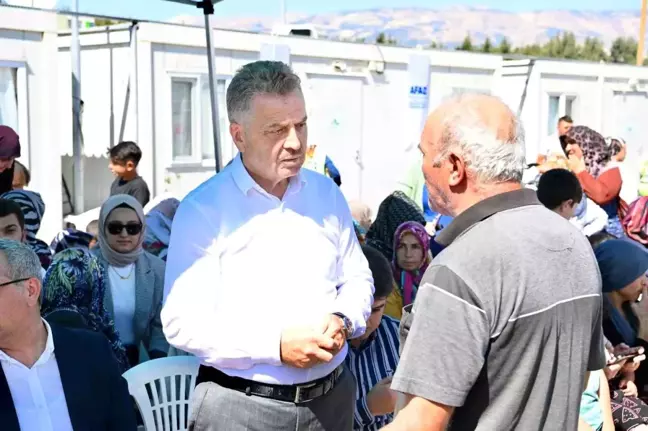 Gaziosmanpaşa Belediyesi, depremzede çocuklara bisiklet hediye etti
