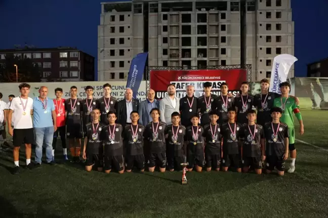 Küçükçekmece'de U-16 Futbol Turnuvası Şampiyonu Belli Oldu