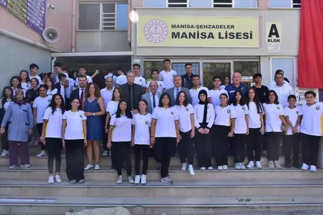 Manisa İl Emniyet Müdürü Liseleri Ziyaret Etti