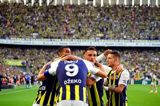 Trendyol Süper Lig: Fenerbahçe: 1 - Antalyaspor: 1 (İlk yarı)
