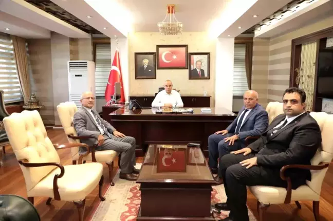Ağrı Valisi Mustafa Koç, İstanbul Kağıthane Belediye Başkanı Mevlüt Öztekin'i kabul etti