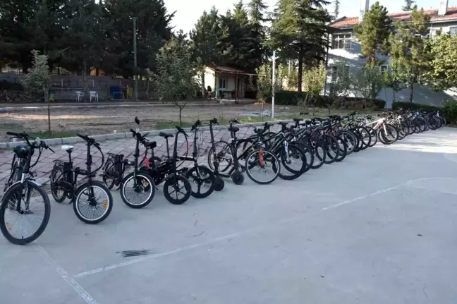 Konya'da 1,5 Milyon TL Değerinde Çalıntı Motosiklet ve Bisiklet Ele Geçirildi