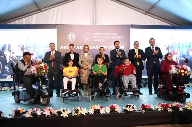 Tuzla'da 200 engelli vatandaşa akülü araç dağıtıldı