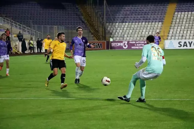 Afyonspor, Esenlerspor'a 1-0 mağlup oldu