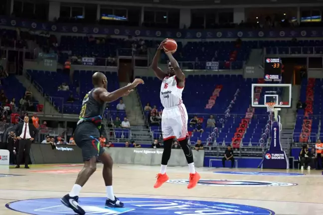 Bahçeşehir Koleji, Aliağa Petkimspor'u mağlup etti