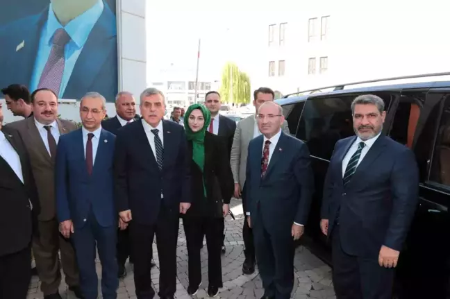 TBMM Başkanvekili Bekir Bozdağ Şanlıurfa Büyükşehir Belediyesi'ni ziyaret etti