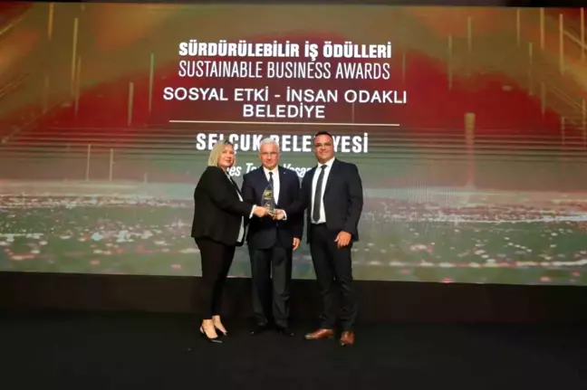 Efes Tarlası Yaşam Köyüne sürdürülebilir iş ödülü
