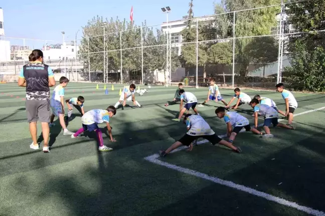Haliliye Belediyesi Genç Yetenekleri Futbol Okulu ile Yetiştiriyor